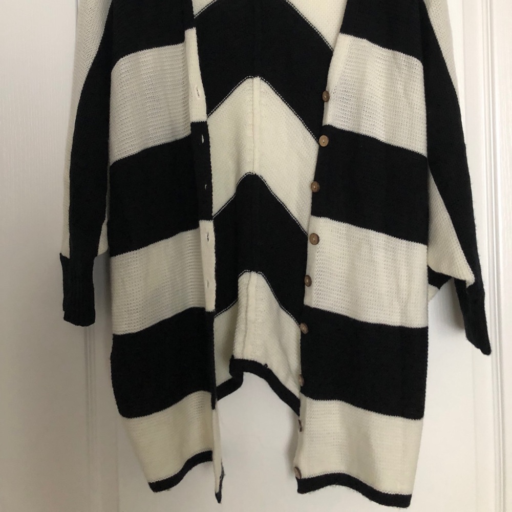 Sweater - Picture 3 of 3
